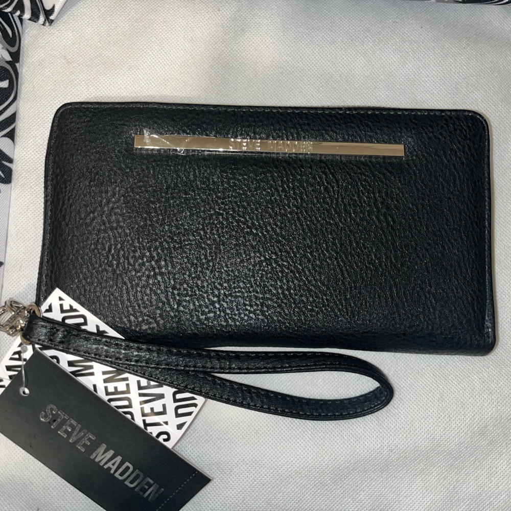 Steve Madden wristlet Wallet